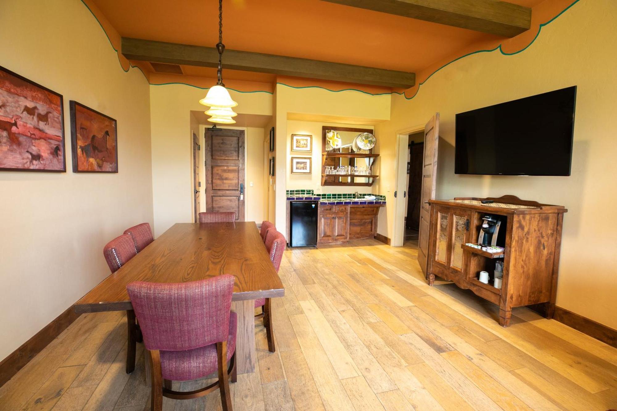 Hacienda Del Sol Guest Ranch Resort توسن الغرفة الصورة
