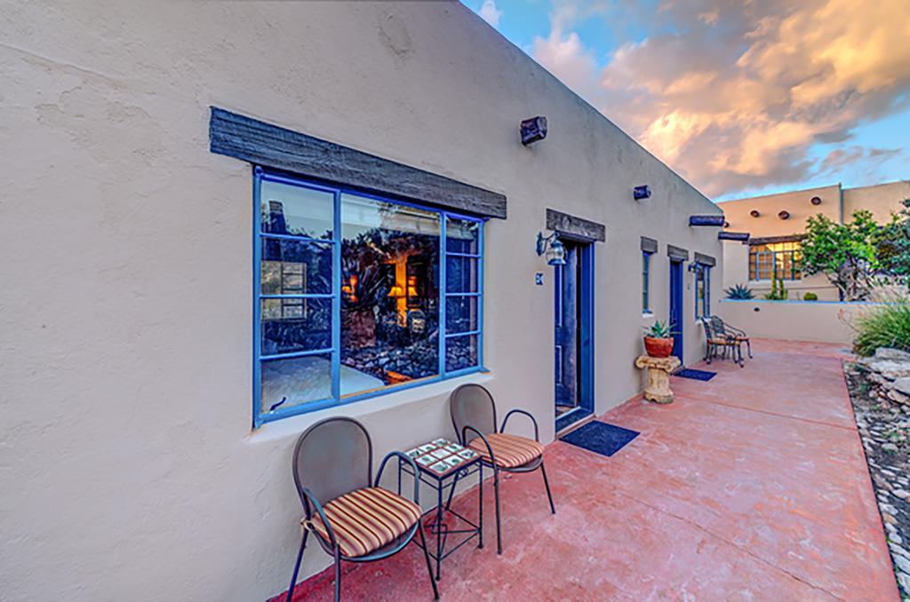 Hacienda Del Sol Guest Ranch Resort توسن الغرفة الصورة